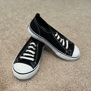 Gap Chuck Taylor style slip ons